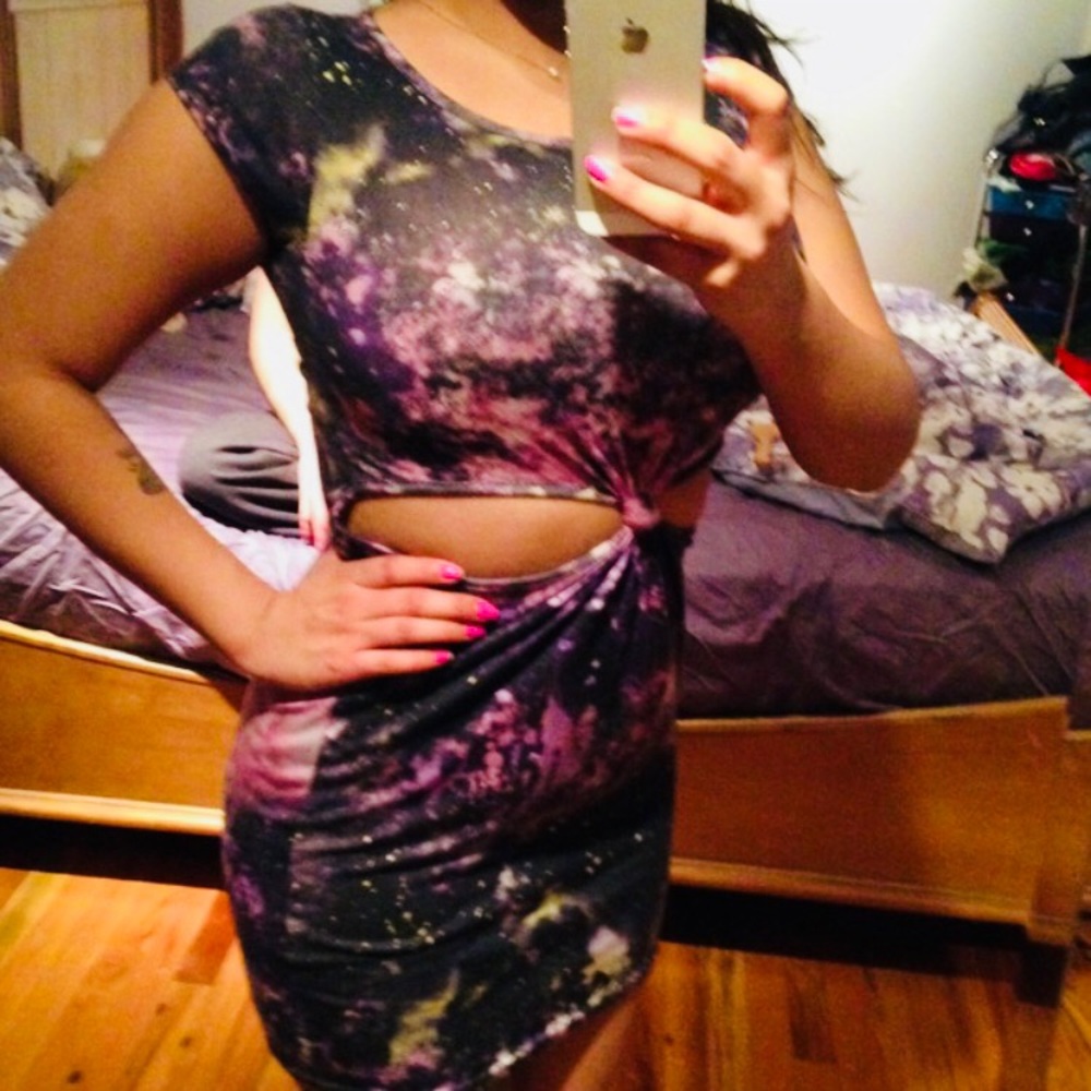 Short sleeve Galaxy dress. With mid cuts.